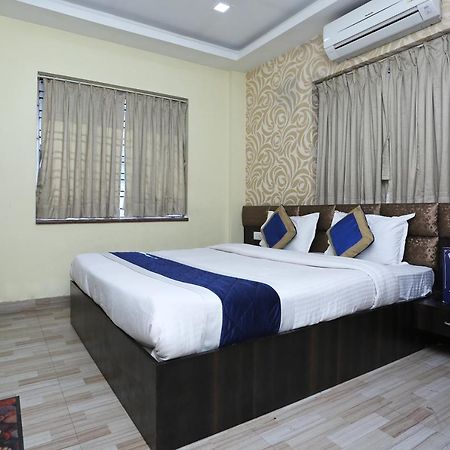 Oyo 7790 Hotel Royal Height Kalküta Dış mekan fotoğraf