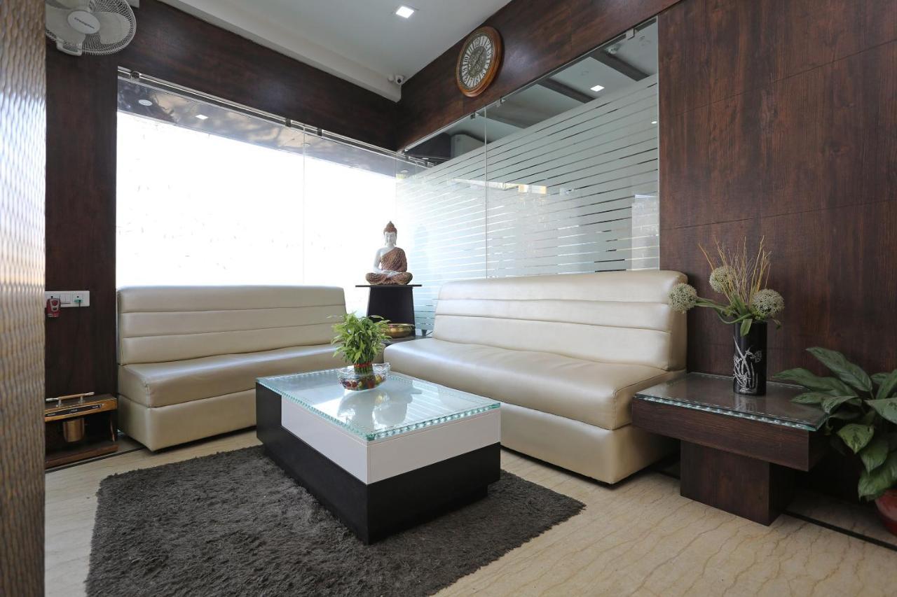 Oyo 7790 Hotel Royal Height Kalküta Dış mekan fotoğraf