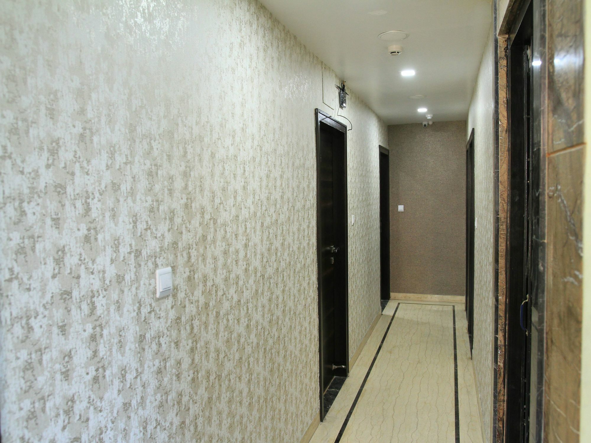 Oyo 7790 Hotel Royal Height Kalküta Dış mekan fotoğraf